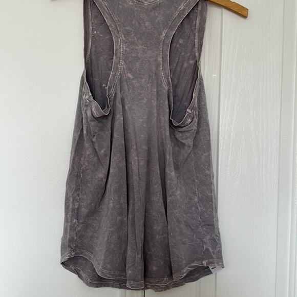 BNWT Peloton Tank - Picture 5 of 5